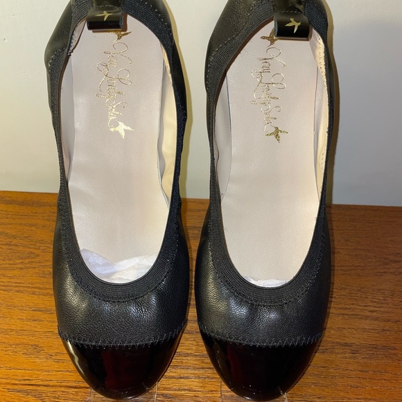Black leather/patent leather ballet flats. Never worn. New in the box. - Picture 3 of 14
